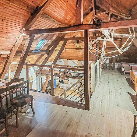 3 Bedroom Beautiful In בית נופש *