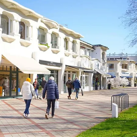 3 Bedroom Beautiful In בית נופש