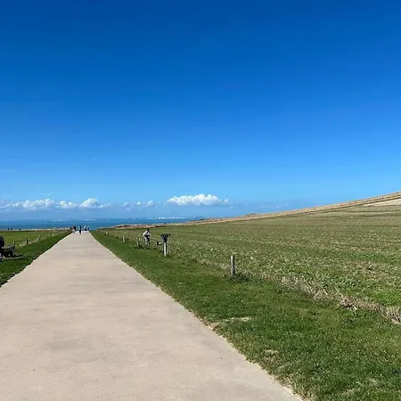 3 Bedroom Beautiful In בית נופש